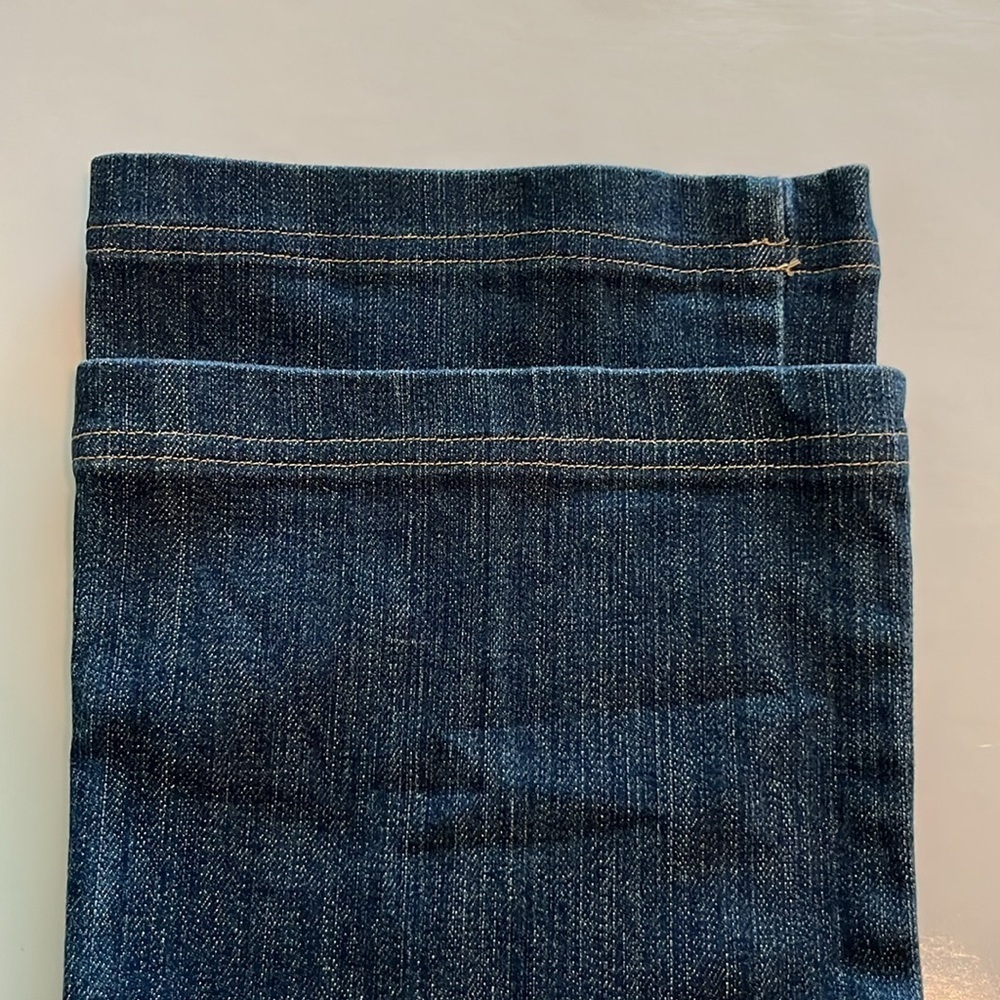 7 For All Mankind Bootcut Mid Rise
Size 27 - Picture 14 of 16